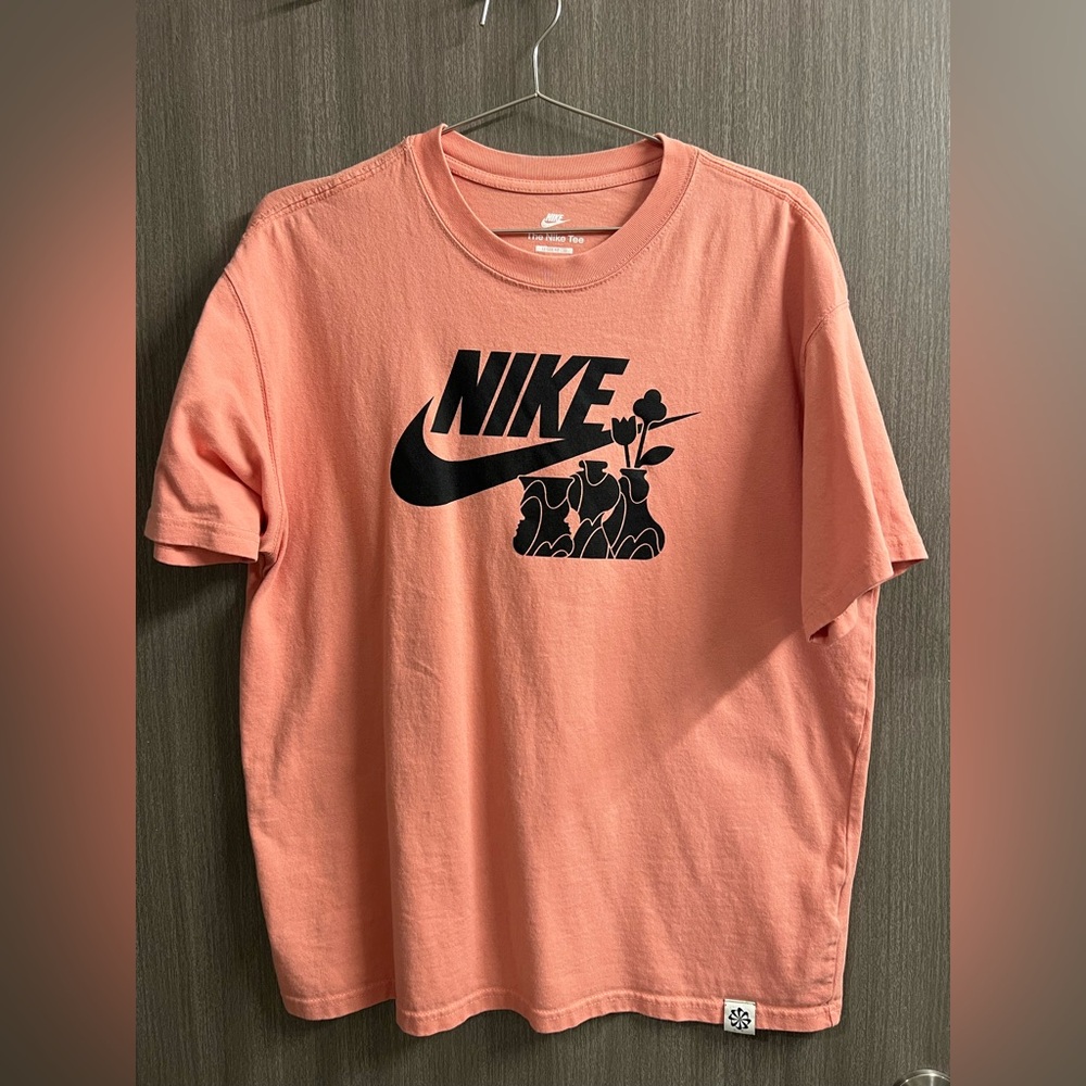 Nike SB Shirt Mens Medium Coral Skateboarding Graphic Loose Fit T-Shirt